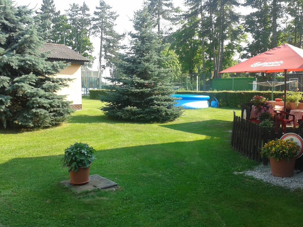 Вилла Sportcentrum Dvorak Глубока-над-Влтавой Экстерьер фото